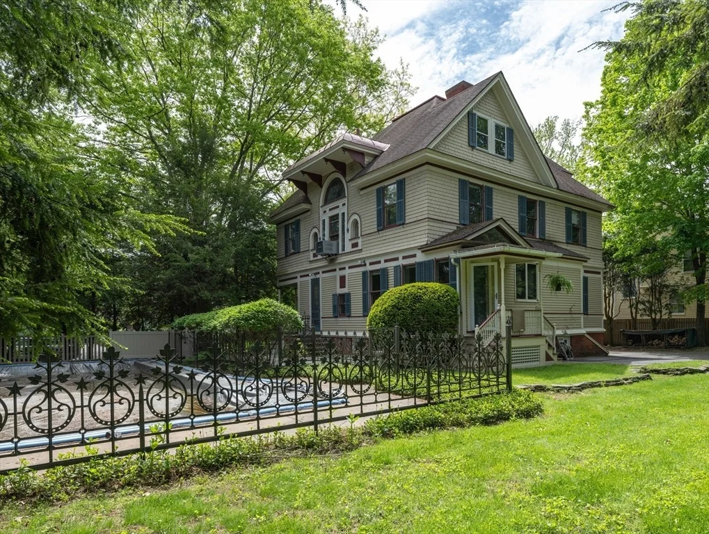 Photo of 51 Harrison Ave