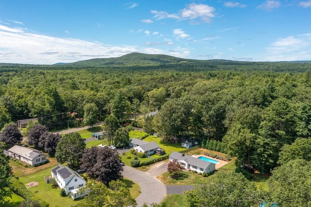 Photo of 6 Russell Ln