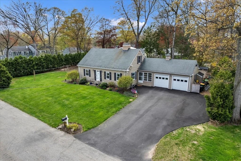 Photo of 8 Hillside Rd