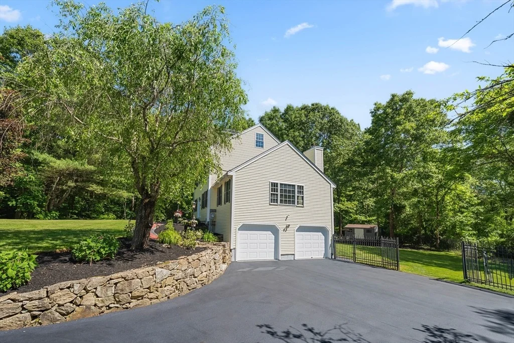 Photo of 128 Memorial Dr