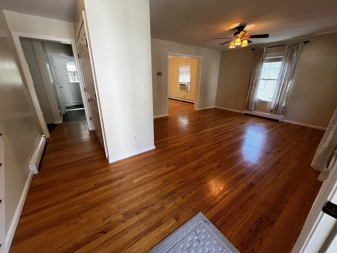 Photo of 8 Pinewood Rd