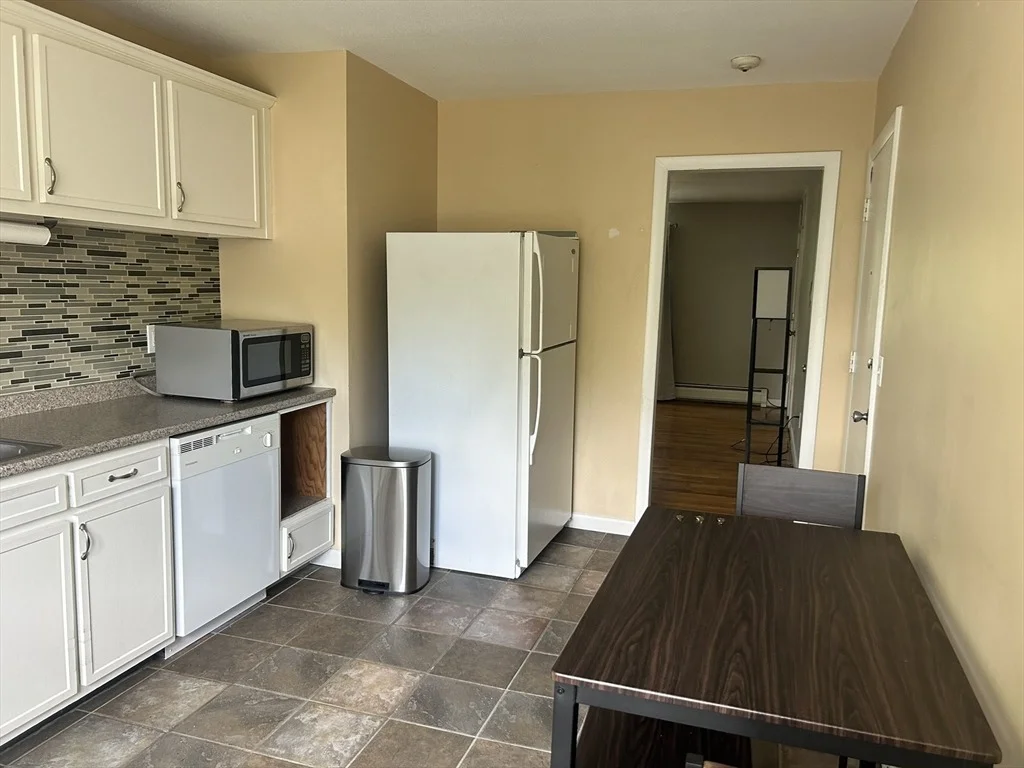 Photo of Unit C at 80 Colonial Cir
