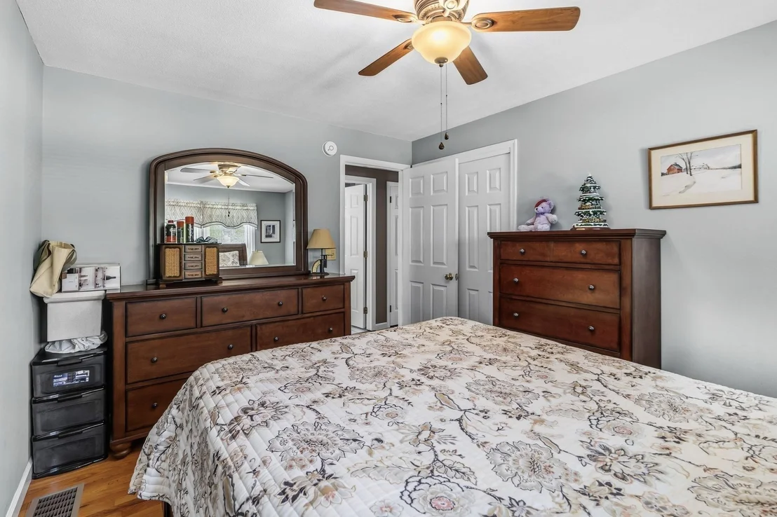Photo of 207 Loudville Road