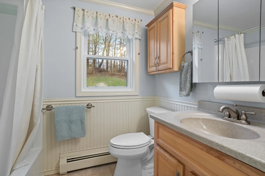 Photo of 44 Beach Point Rd