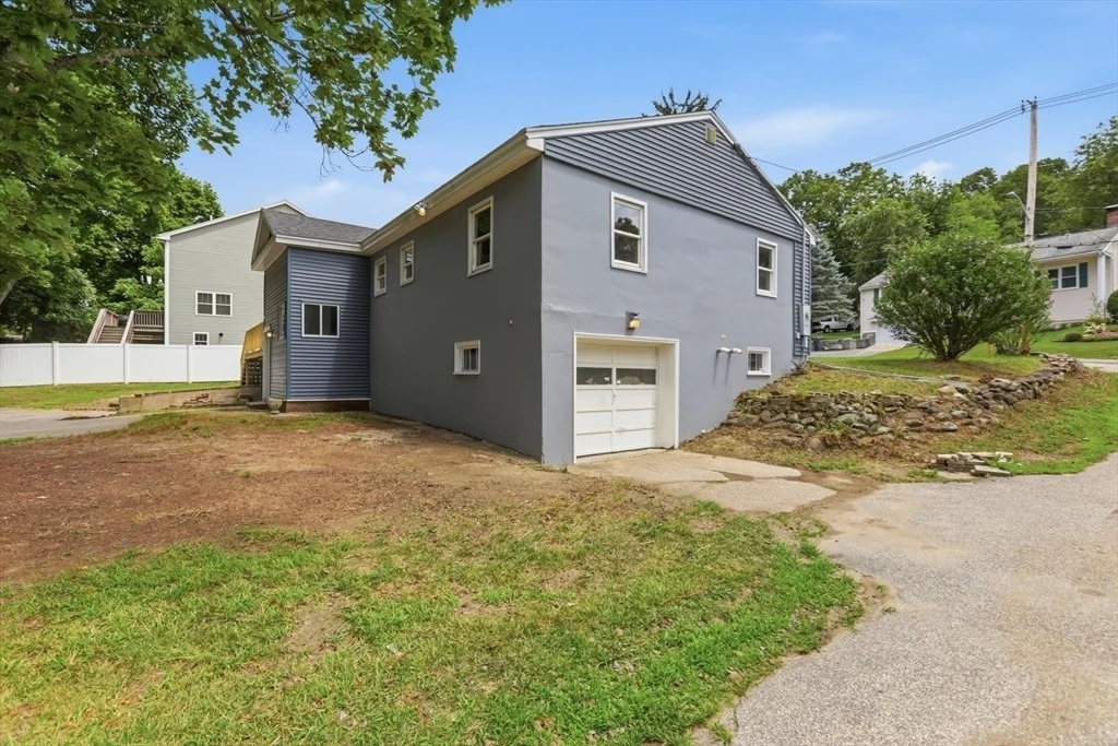 Photo of 1007 Boston Rd