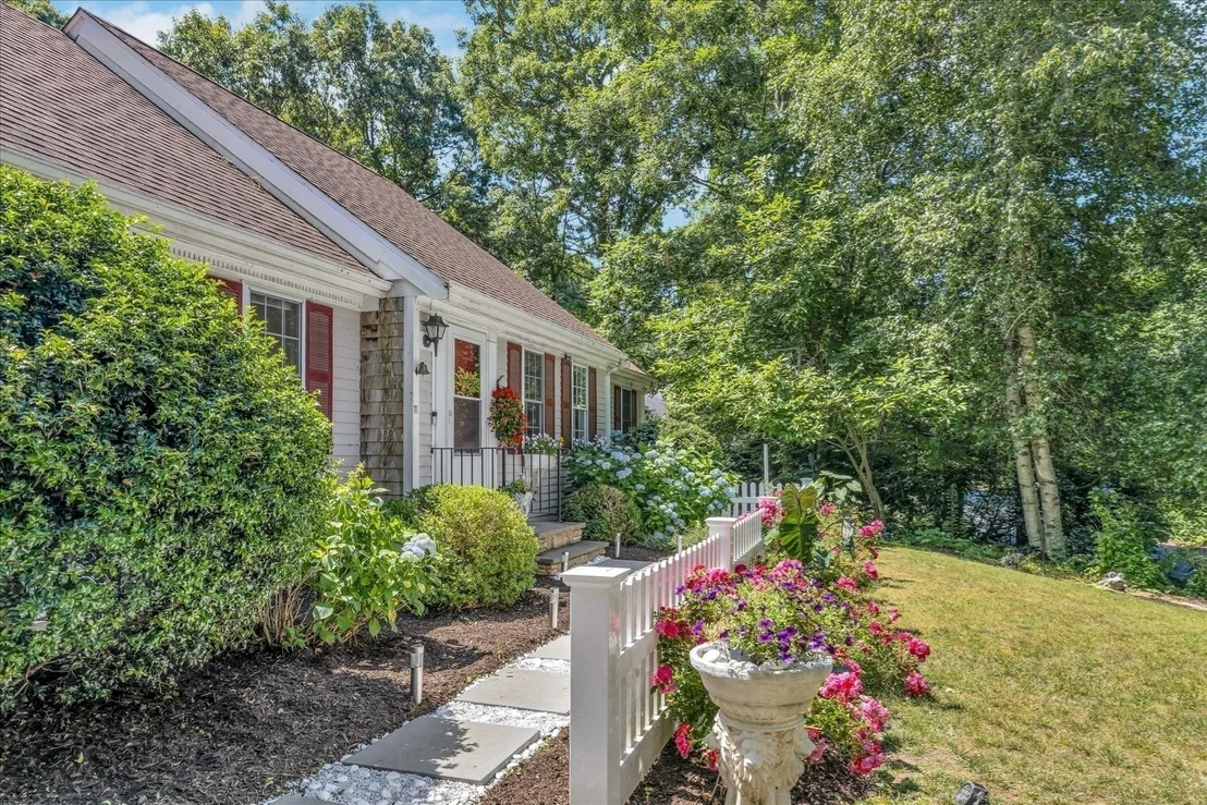 Photo of 36 Helmsman Dr