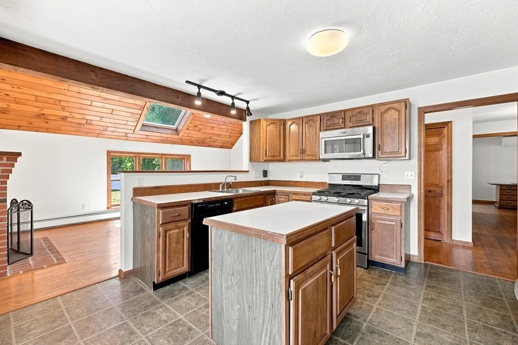 Photo of 69 White Pond Rd