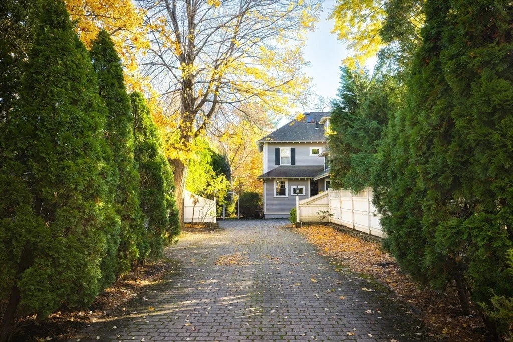 Photo of 91 Waban Ave