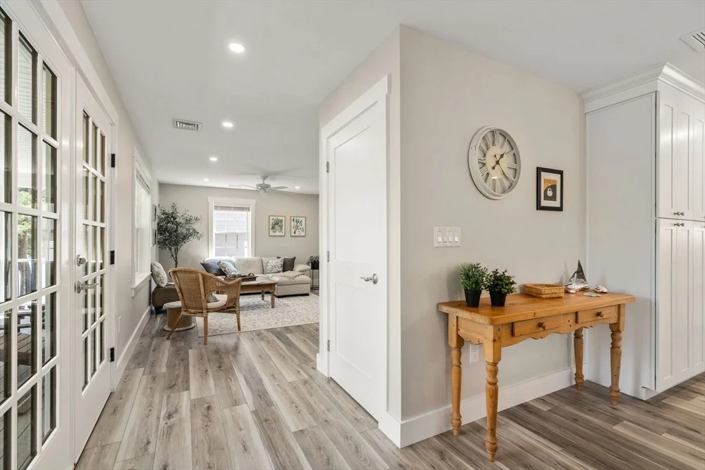 Photo of 44 Pine Point Rd