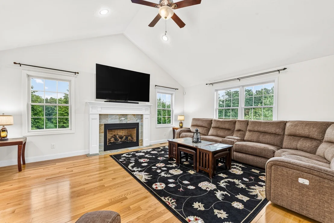 Photo of 14 Longbrook Dr