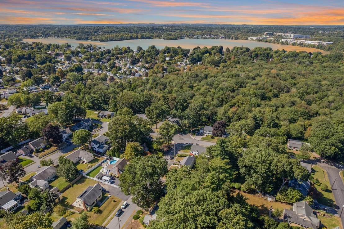Photo of 39 Robin Rd