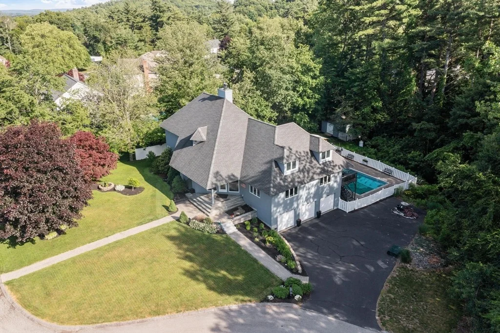 Photo of 60 Commonwealth Cir
