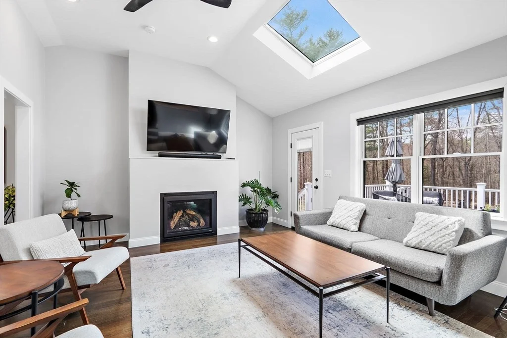 Photo of 103 Peabody Dr