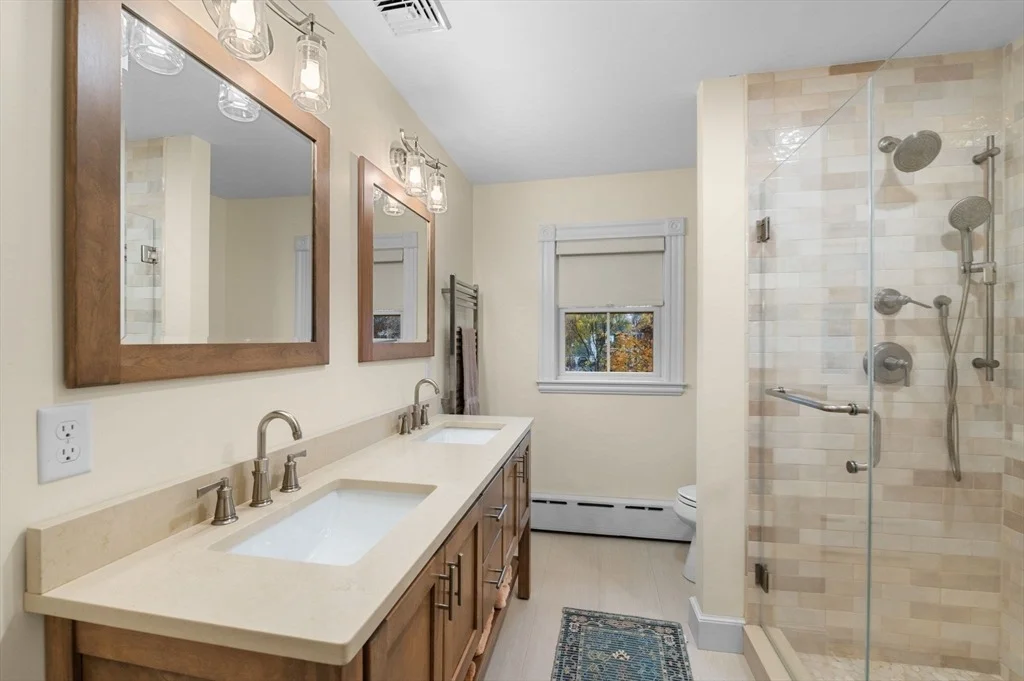 Photo of 5 Beacon St
