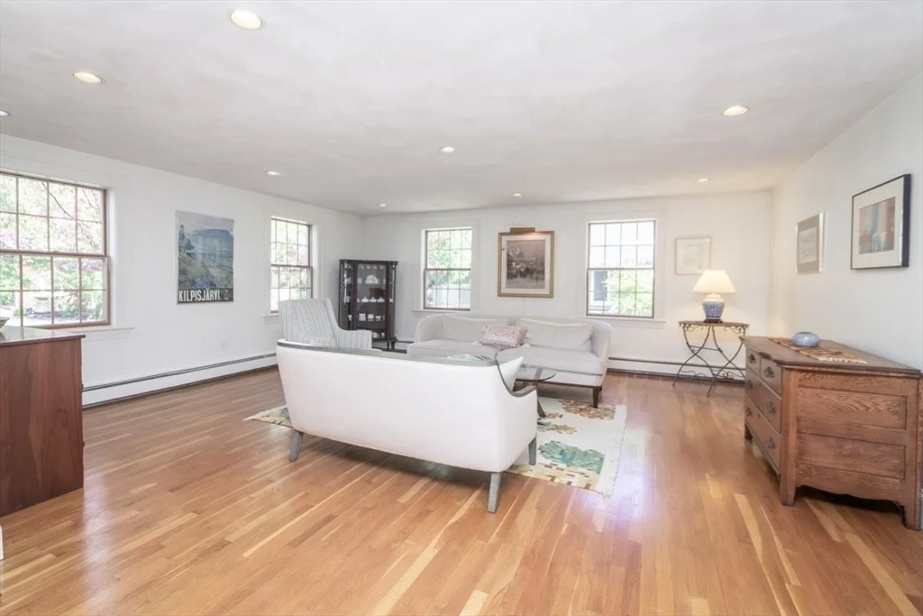 Photo of 4 Crescent St