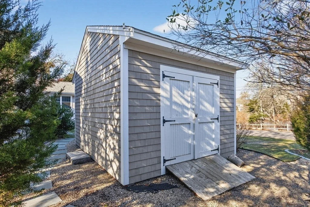 Photo of 357 Lakeside Drive West