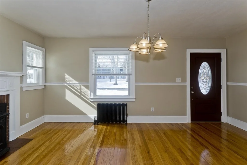 Photo of 85 Edgewater Rd