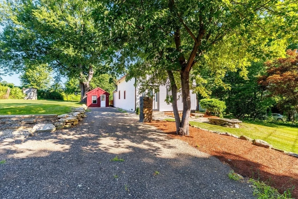 Photo of 294 Boston Road