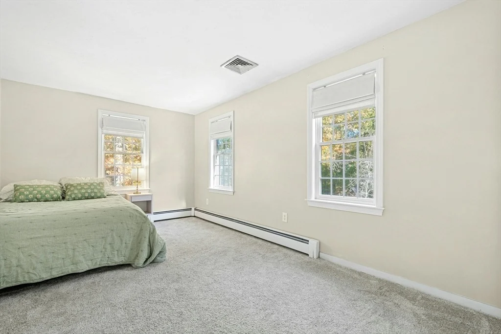 Photo of 266 Willowgate Rise