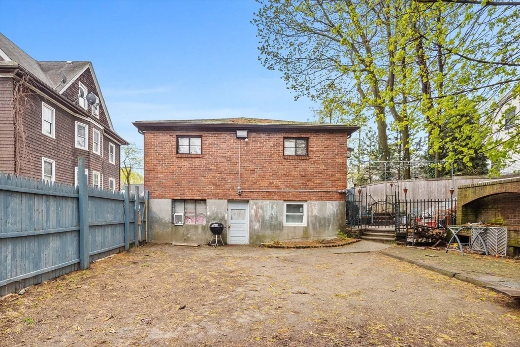 Photo of 31 Chaske Ave