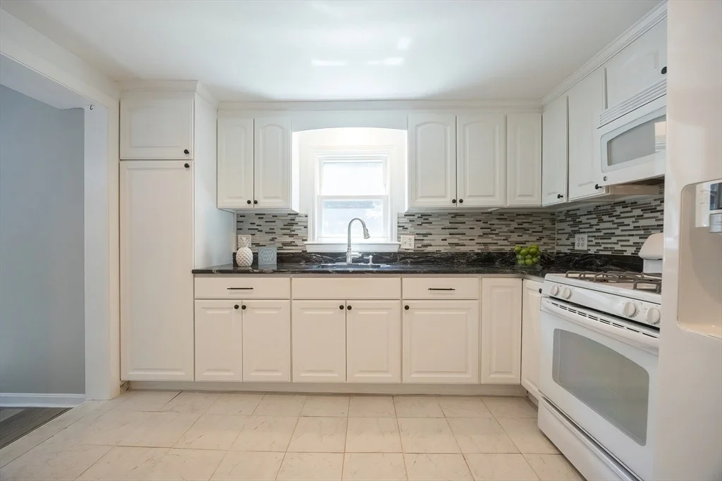 Photo of 103 Leland Rd