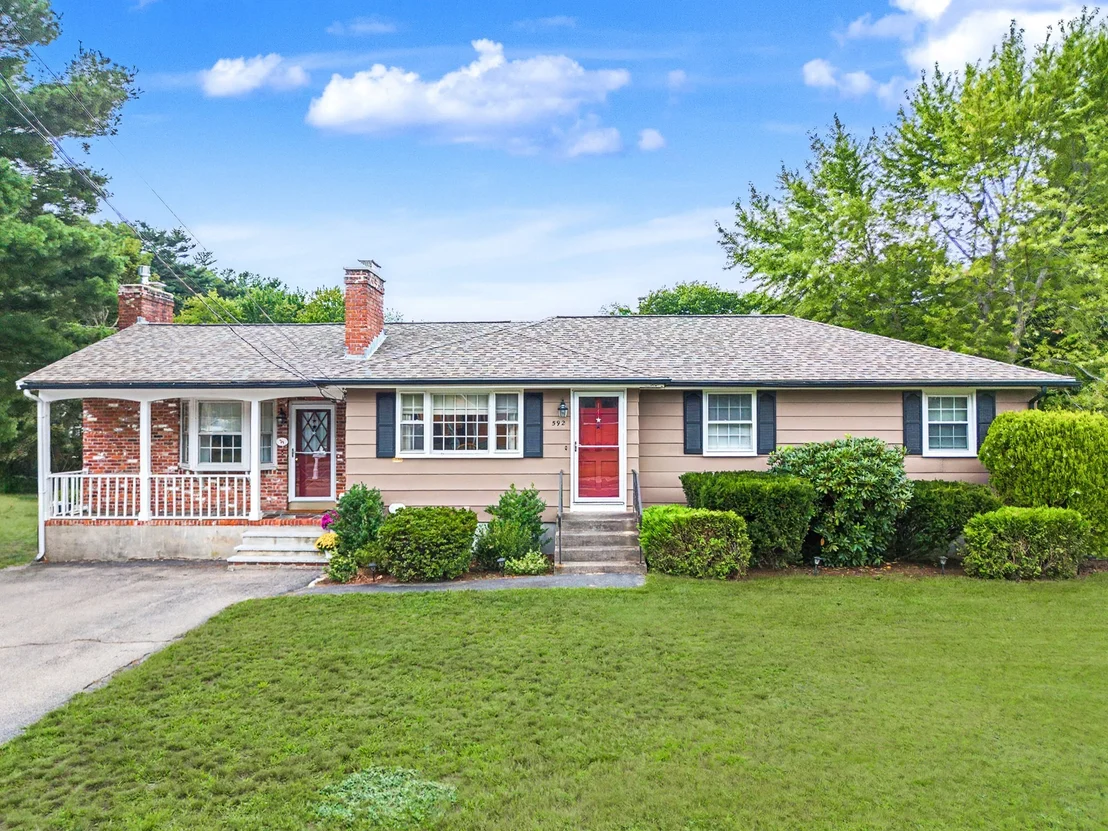 Photo of 592 Pond St