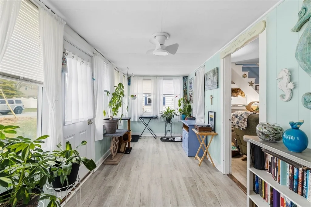 Photo of 52 Point St