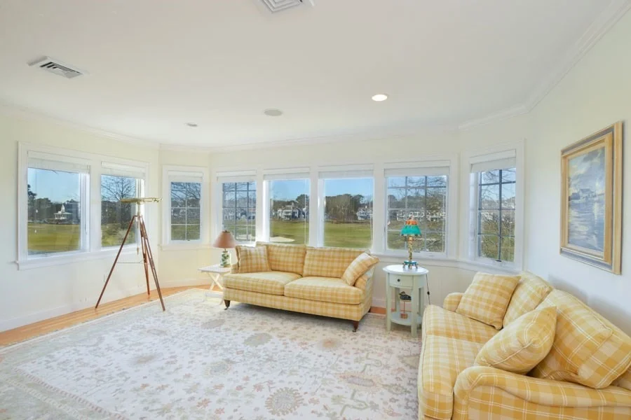 Photo of 125 Shore Dr W