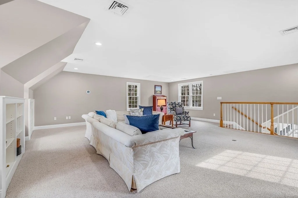 Photo of 648 Stow Rd