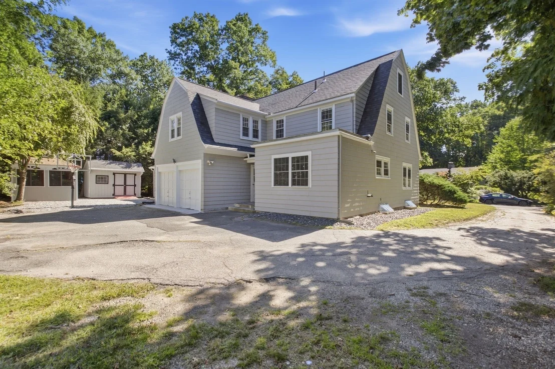 Photo of 128 Meadowbrook Rd