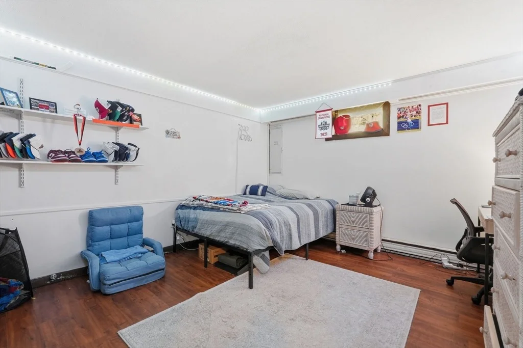 Photo of 390 State St