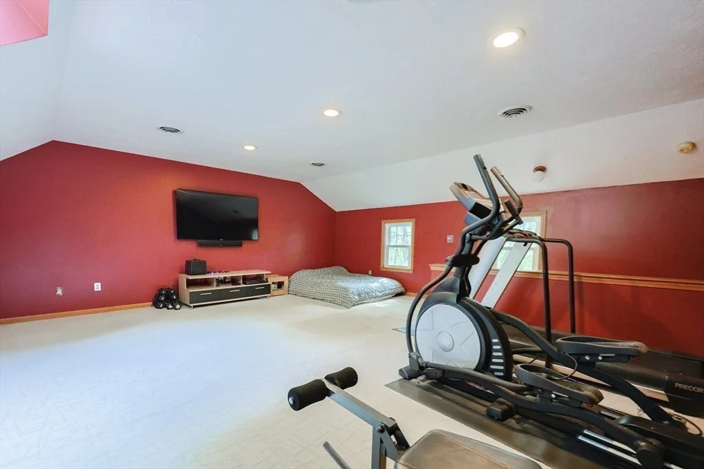 Photo of 233 Willowgate Rise