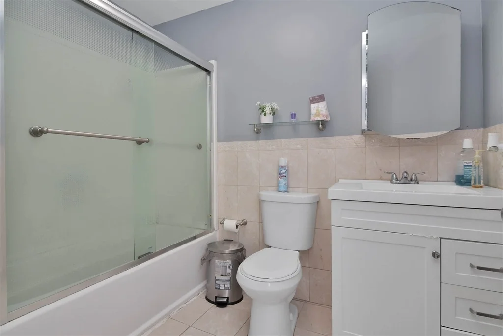 Photo of 87 Abbott St