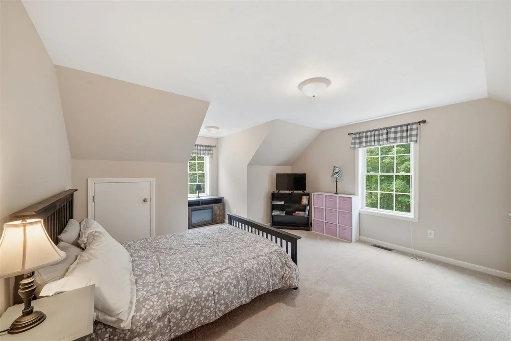 Photo of 128 Bragg Hill Rd