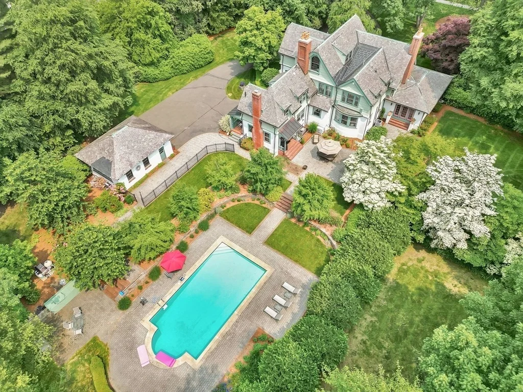 Photo of 135 Forest Glen Rd