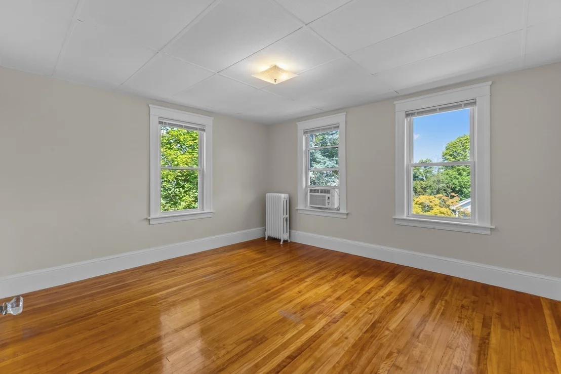 Photo of 33 Clearview Ave