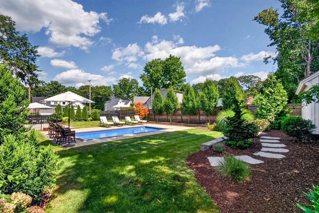 Photo of 6 Winthrop Dr