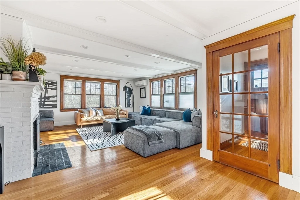 Photo of 711 Webster Street