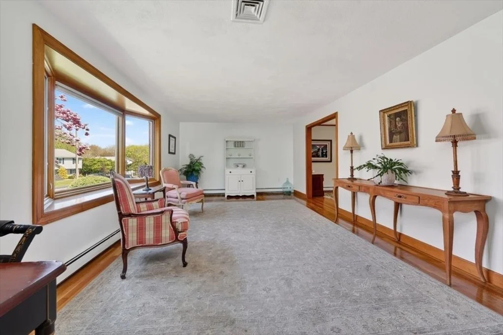 Photo of 111 Barstow Dr