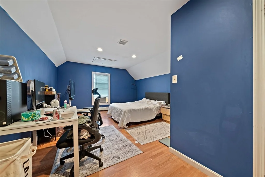 Photo of 10 Trowbridge Rd