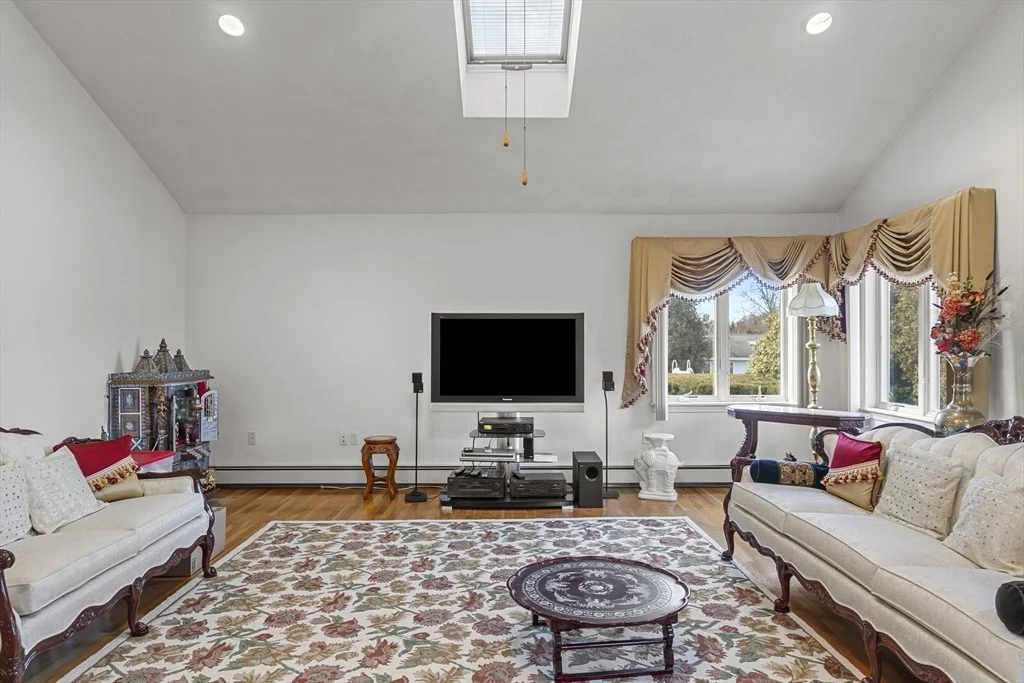 Photo of 5 Arlyn Rd