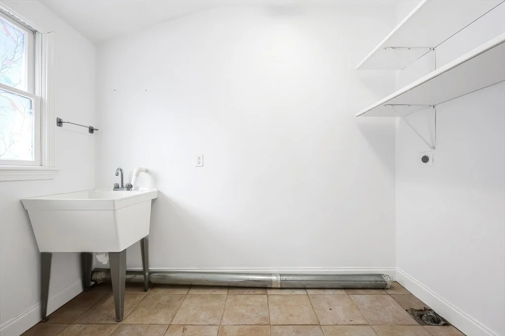 Photo of 7 Cottage Dr
