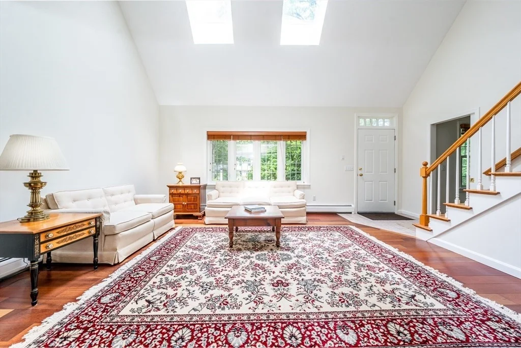 Photo of 21 Rainbow Dr