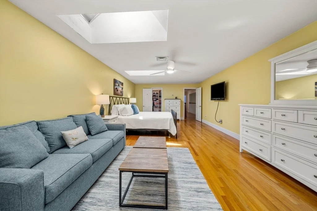 Photo of 359 Holly Rd