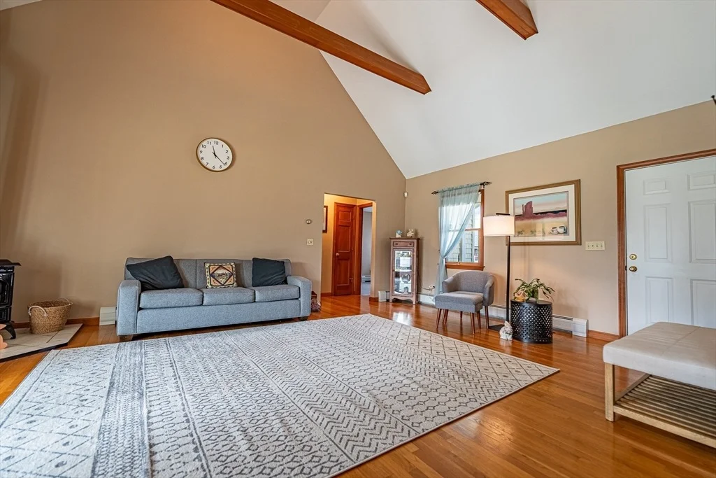 Photo of 3 Deerfield Ln