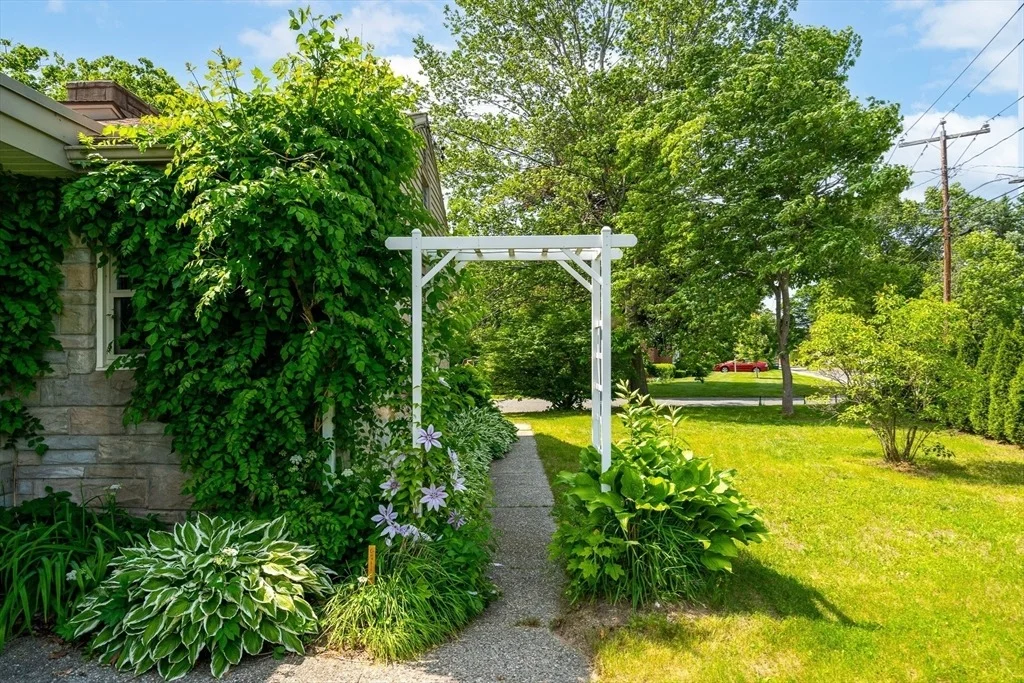 Photo of 16 Sheldon Ave