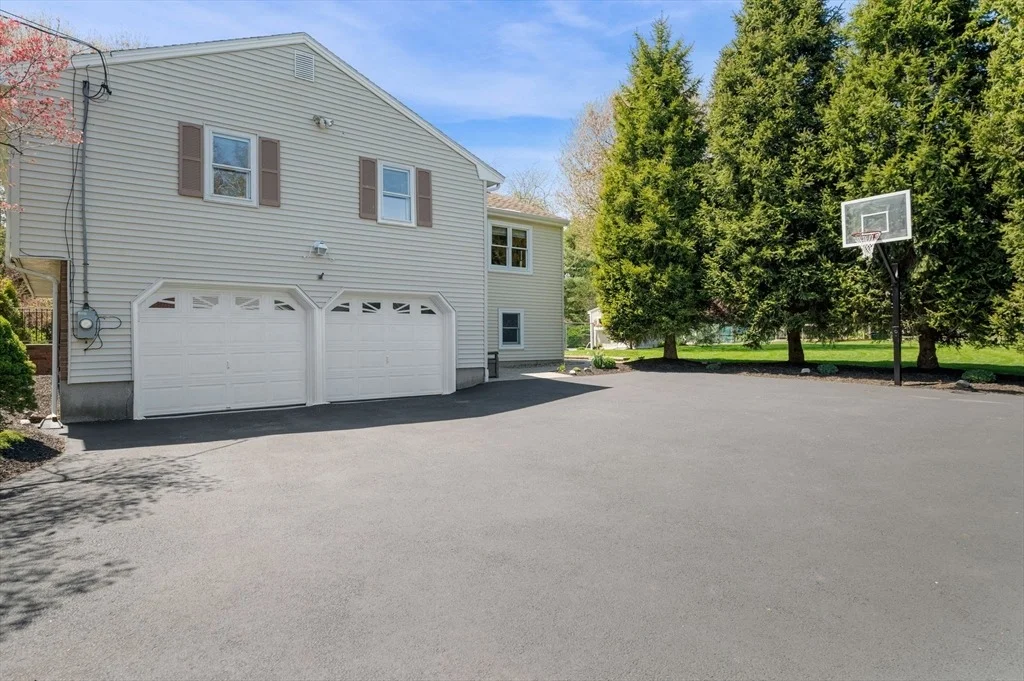 Photo of 31 Rustic Ln