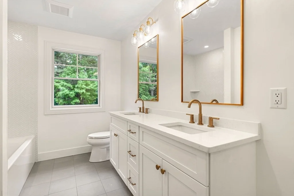 Photo of 100 Marblehead St