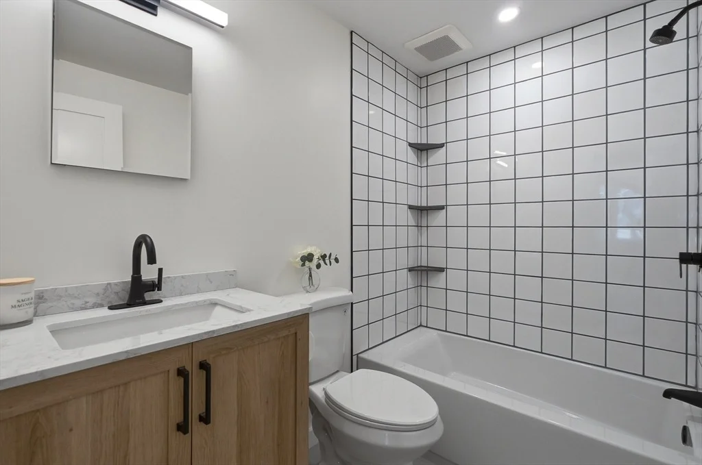 Photo of 40 Pine St