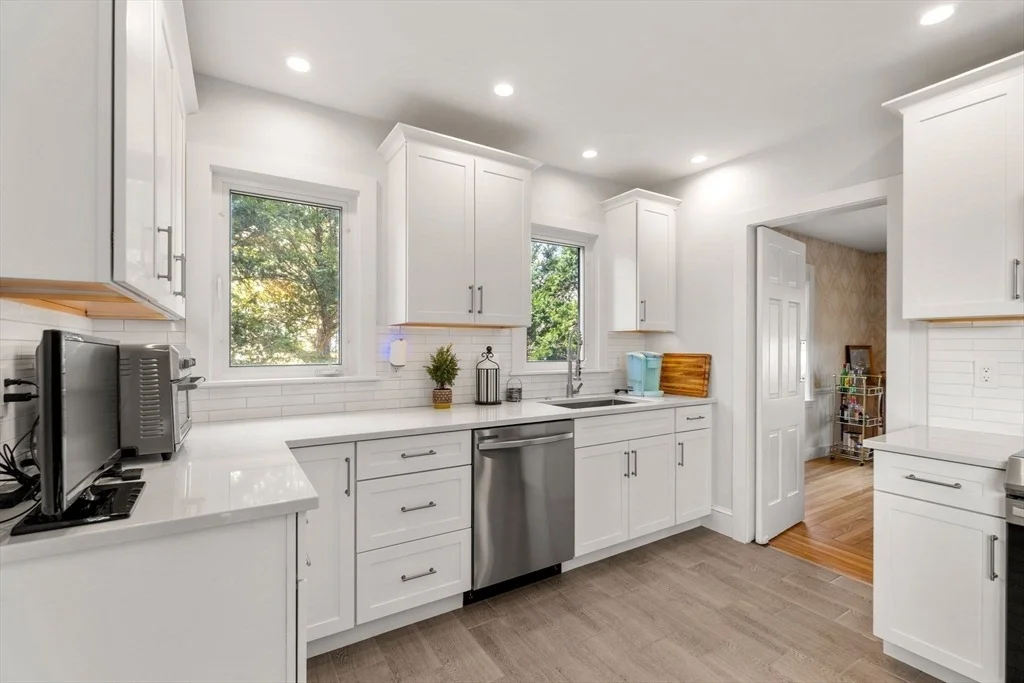 Photo of 15 Preston Beach Rd